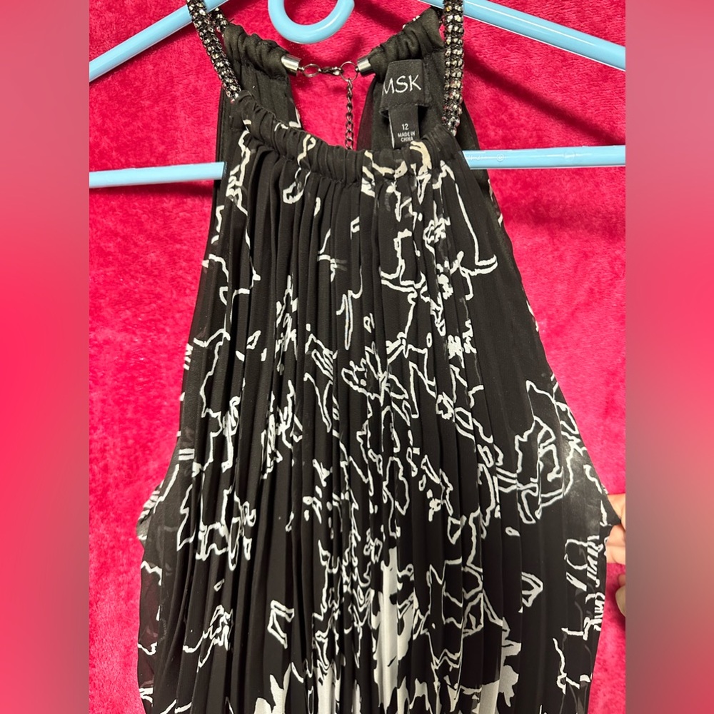 MSK black and white size 12 pleated maxi